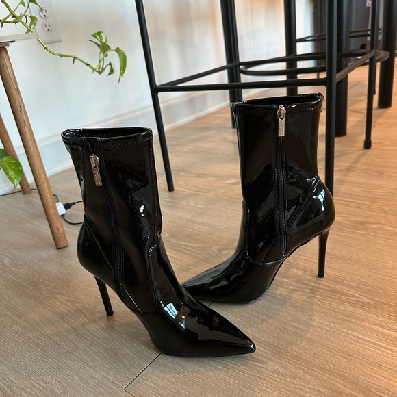 Glossy Black Heeled Ankle Boots with Stiletto Heel - Picture 1 of 4